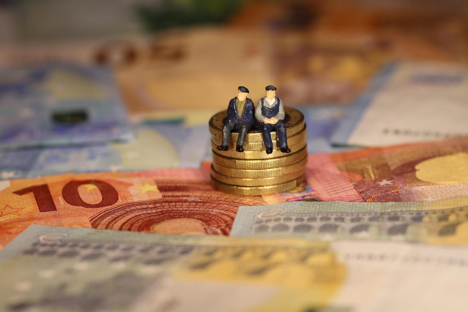 Frankfurt als FinTech-Standort 2026: Lokale Versicherungsportale zwischen Bankentürmen und EIOPA